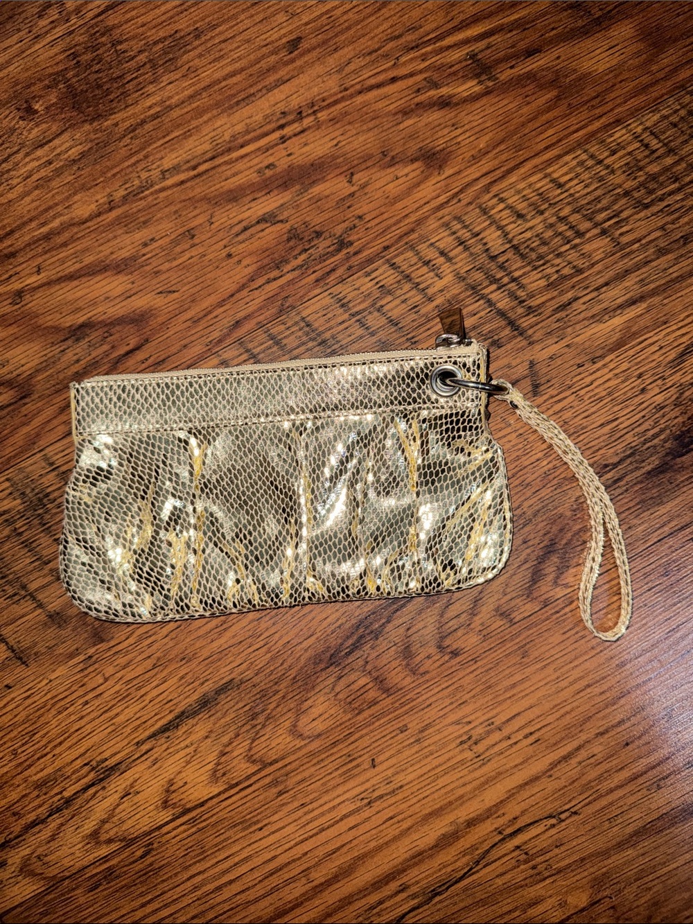 Express Gold Metallic Wristlet Clutch 38.TR.9